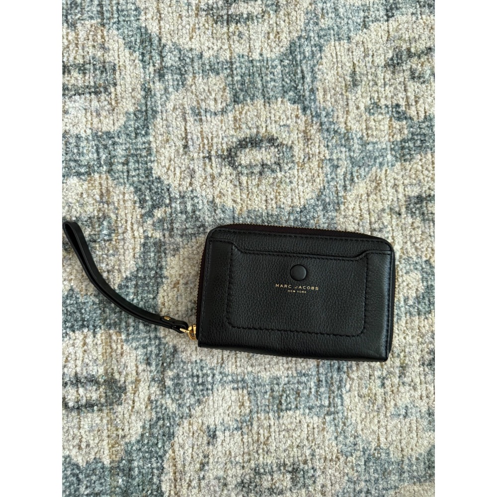 Marc Jacobs Empire City Leather Wristlet Pristine Condition